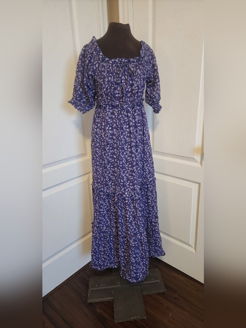 Women's Peony Dress Size Small